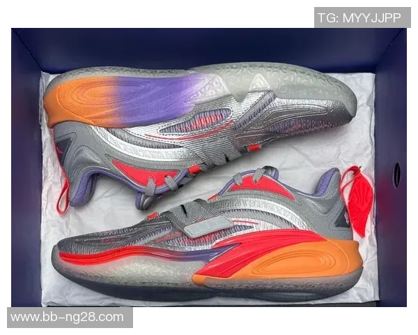 球星穿假足球鞋挑战真伪辨识 网友热议鞋款真假对比视频